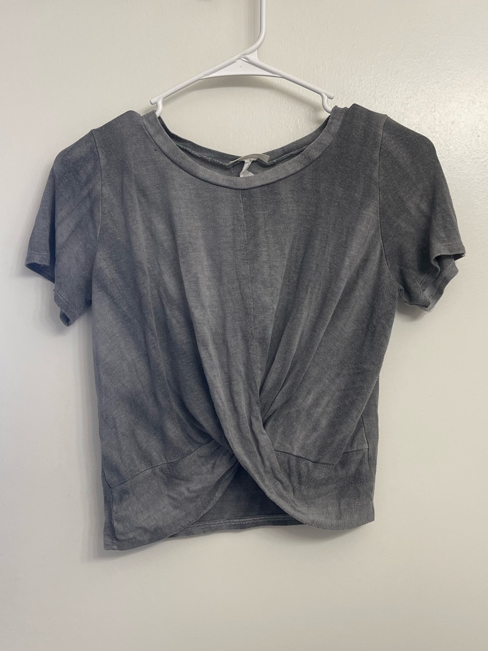 gaze Gray Twist-Front Crop Top